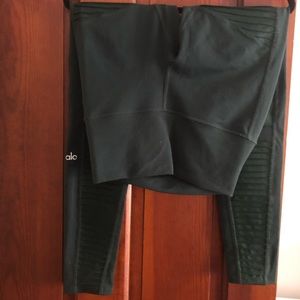 EUC Alo Moto Leggings Dark Green Small